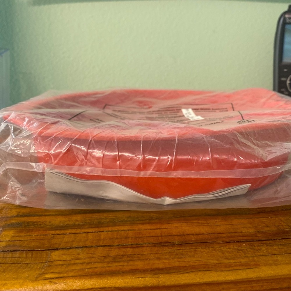 Tupperware 9” Silicone Bakeware - Picture 3 of 3